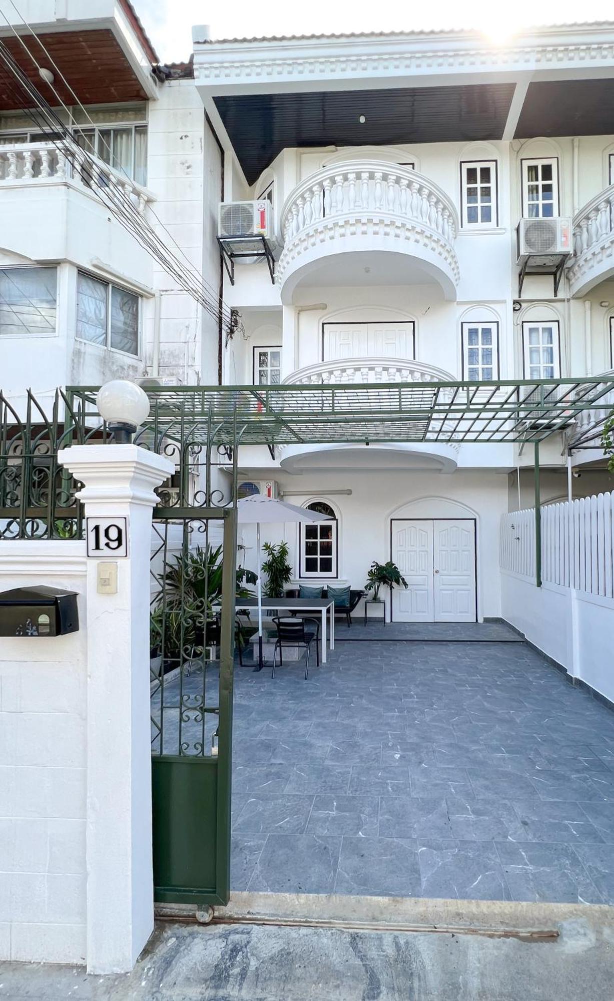 เนอโว่ พรีเมียร์ เรสซิเดนซ์ Aparthotel กรุงเทพมหานคร ภายนอก รูปภาพ